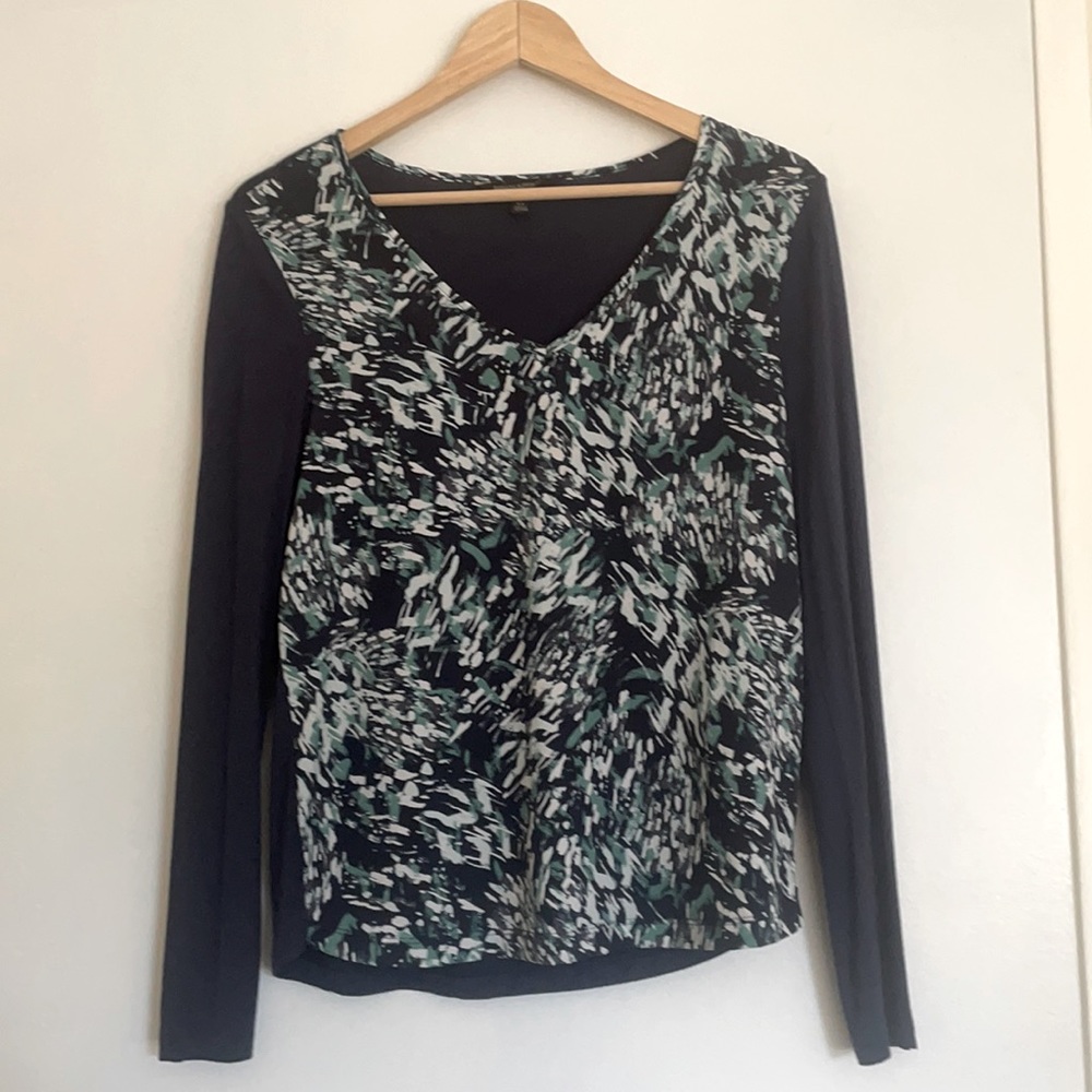 Banana Republic navy and patterned long sleeve top